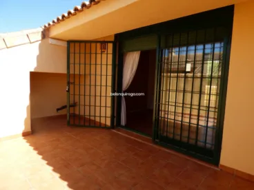 Terraza descubierta en el segundo piso
