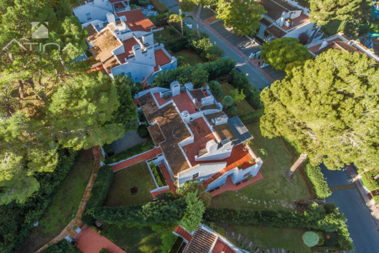 Vista aérea de la vivienda en venta en Jávea