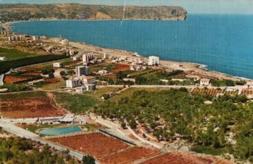 Xàbia y el Camping El Cordobés (a la izq) en 1968 | Foto todocoleccion.net