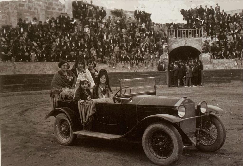 Acto de inauguración de la Plaza de Toros de Jávea en 1916 | Foto Fundación Cirne
