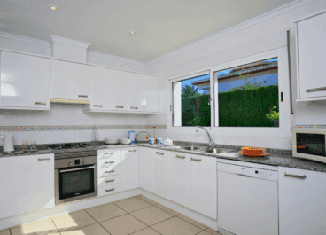 Cocina completamente equipada