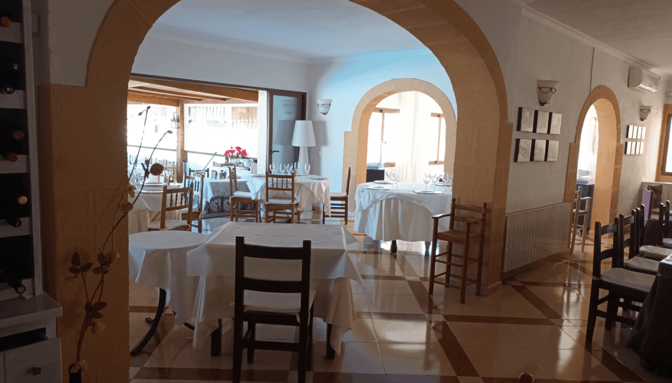 Comedor interior del restaurante
