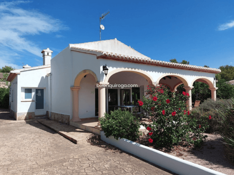 Disfruta del sol y la frescura en este chalet de Jávea