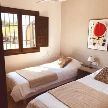 El chalet dispone de 4 dormitorios en su totalidad