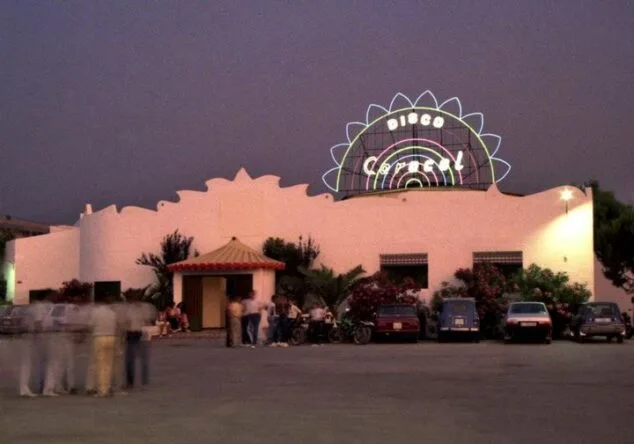 Imagen: Fachada de discoteca El Caracol