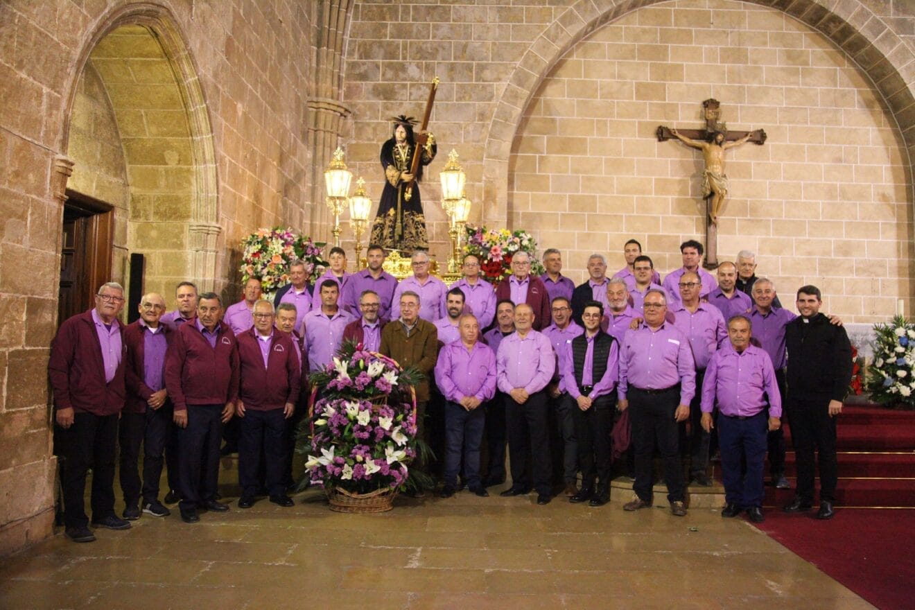 The Brotherhood of the Nazarene in the Offering of flowers