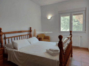 Los dormitorios de este chalet disponen de armarios empotrados