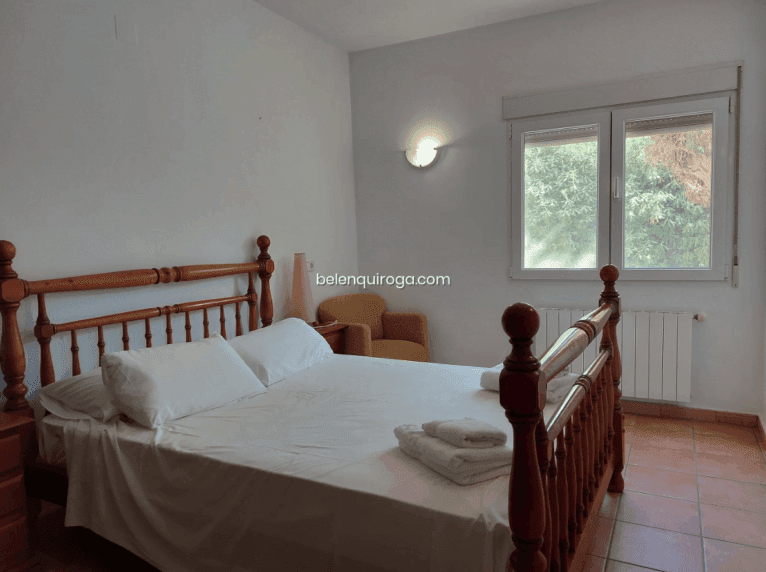 Los dormitorios de este chalet disponen de armarios empotrados