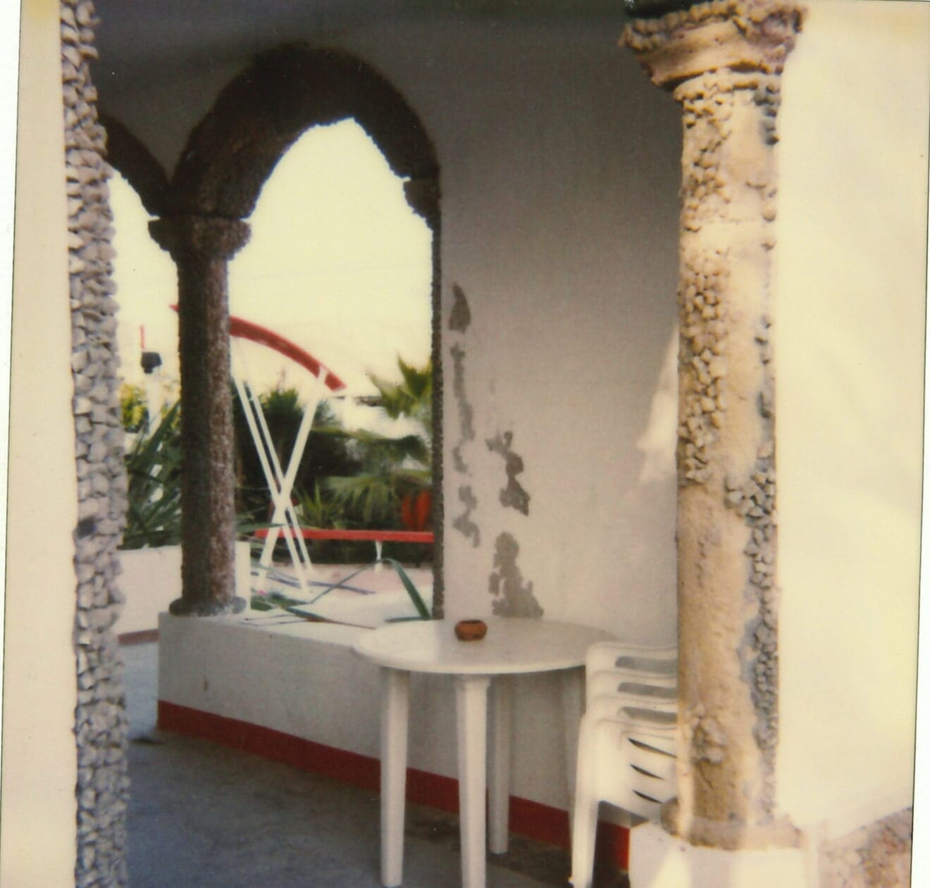 Mal estado de la Casa Vista Alegre de Xàbia. Salobre y humedad en las paredes | Foto AMX