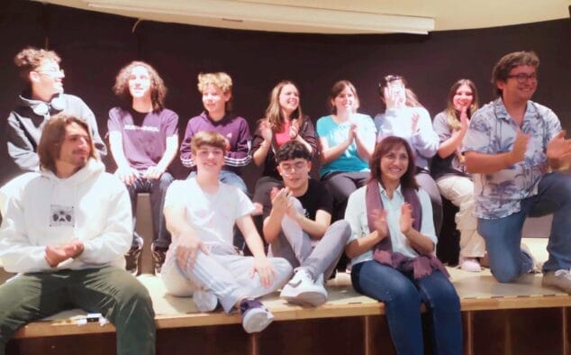 Imagen: Miembros de la agrupacíon Teatro Jove de Xàbia