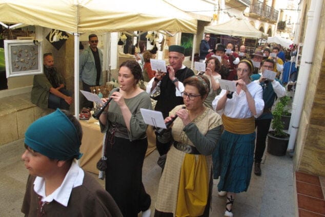 Imagen: Música tradicional en la Fira d'Artesania de Xàbia