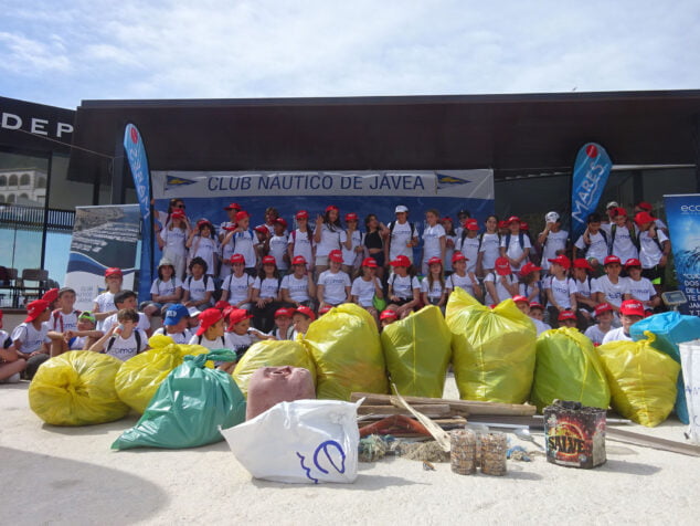Imagen: Resultado de la jornada de limpieza en la playa de Xàbia