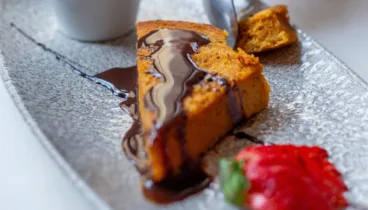 Tarta casera de la casa servida en el Parque Natural del Montgó
