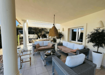 Terraza cubierta para reunirte con amigos