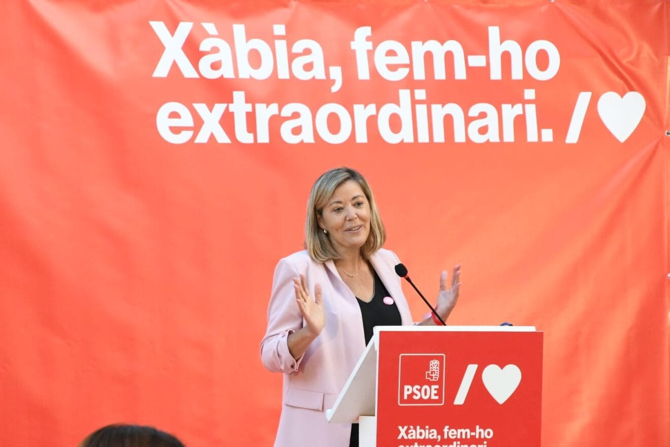 Kika Mata, candidata del PSOE Xàbia en el mitin del Freginal