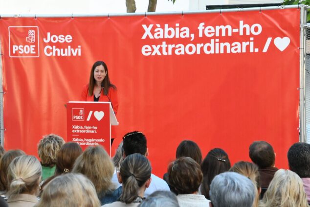 Imagen: Montse Villaverde, candidata del PSOE Xàbia en el mitin del Freginal