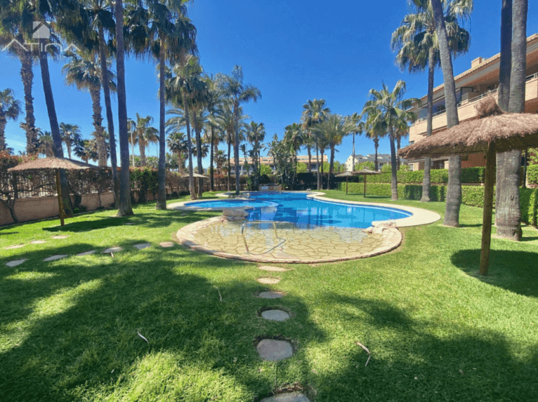 Piscina comunitaria de la vivienda