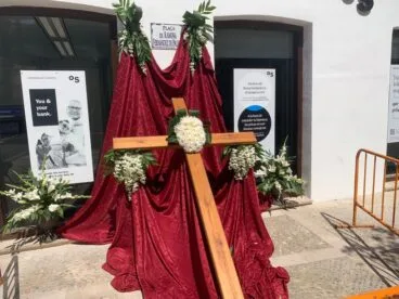 Cruz situada en la Placeta de Doña Ramona