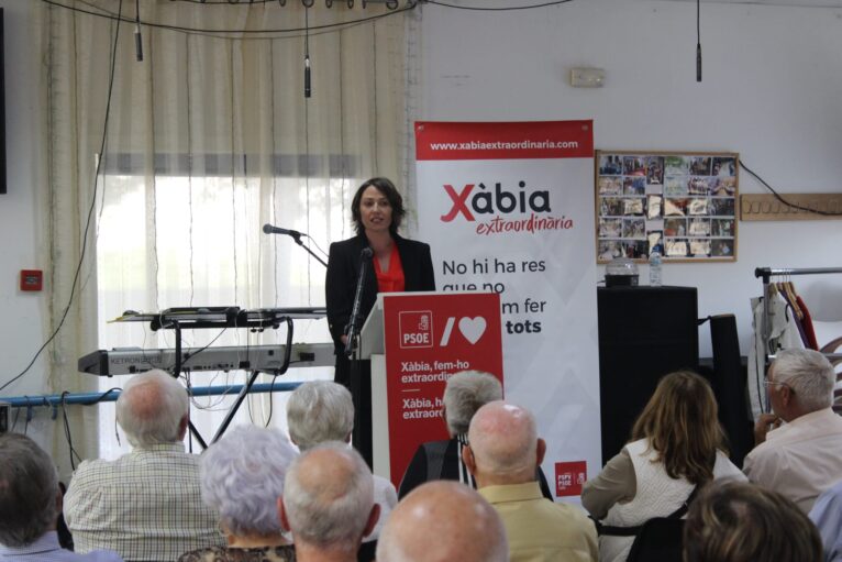 Rosa Sapena at the event of the PSOE with the Association of Retirees