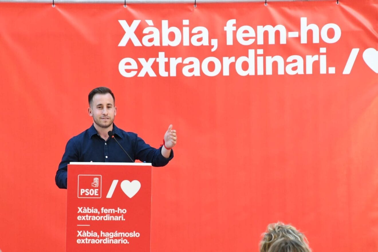 Sergio Camarasa, candidato del PSOE Xàbia en el mitin del Freginal