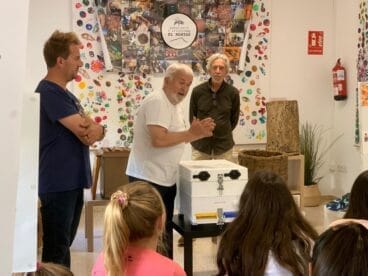 Taller de apicultura en el CEIP Port de Xàbia