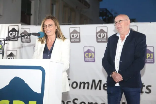 Imagen: Mavi Pérez y Juan Ortolà, concejales de Ciudadanos por Jávea