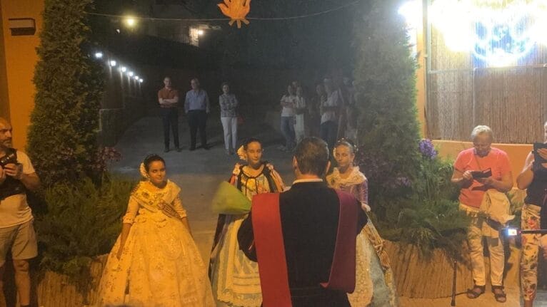 Palabras de la Tuna a la reina infantil