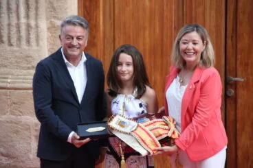 Regina infantil, Júlia Leyda