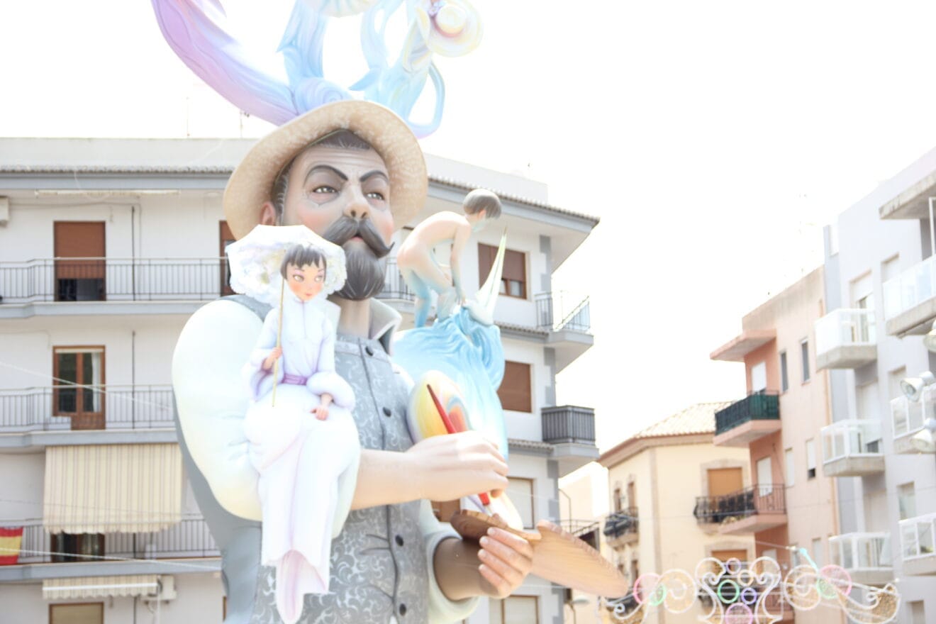 Sorolla preside la Foguera Central de Les Fogueres de Sant Joan de Xàbia