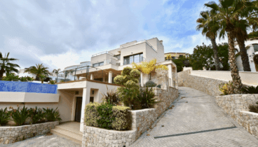 Villa de Lujo con vistas panorámicas al mar a la venta en Moraira