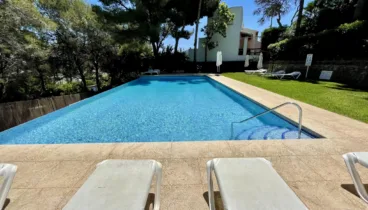 Zonas comunes que incluyen hasta dos piscinas