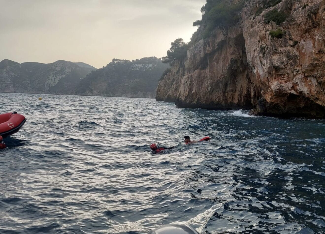 AEF80E8C-6B8C-4F4C-AD41-22D61F13F844