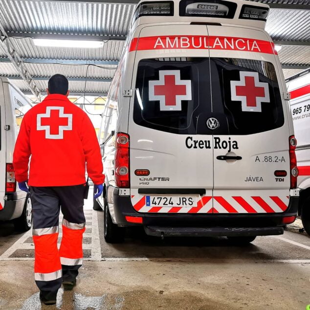 Imagem: Ambulância da Cruz Vermelha de Jávea