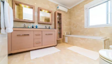 Cuarto de baño con bañera