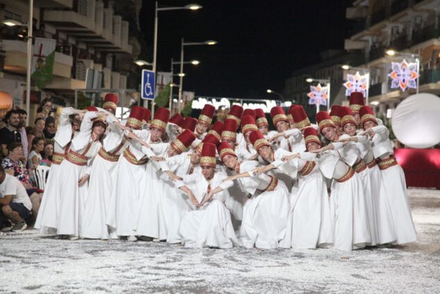 Imagen: Baile 'Kadesh' en el desfile de Gala de los Moros y Cristianos de Xàbia-Capitanía 2023