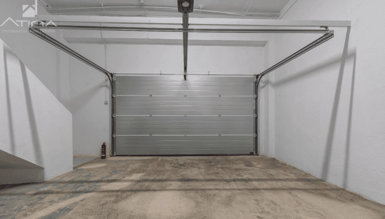 Estacionamiento garantizado para dos vehículos