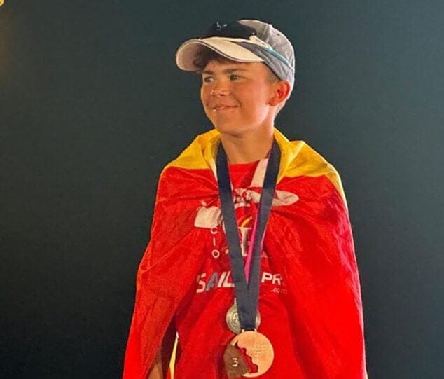 Imagen: Mateo Carbonell con la medalla