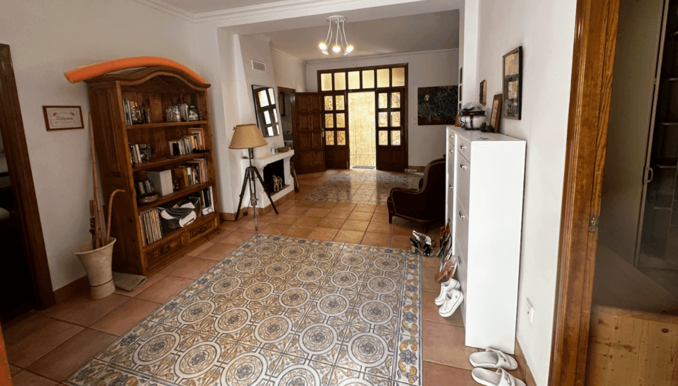 Cálido y acogedor recibidor