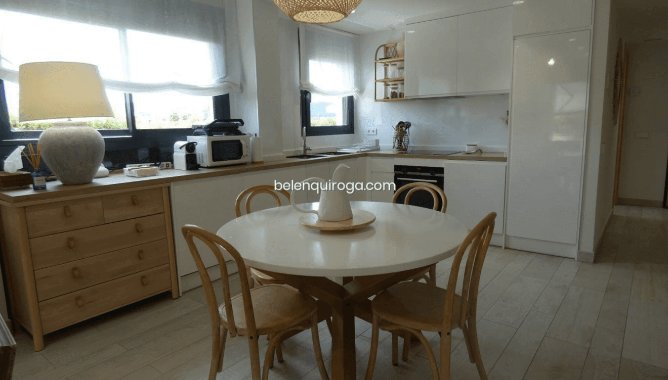 Cocina moderna y equipada