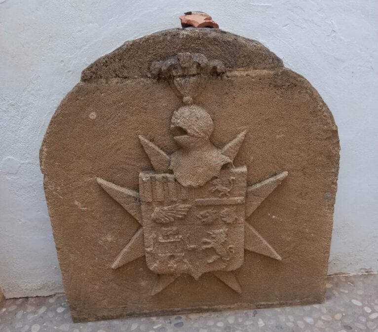 Escudo de la finca Montaner | Foto Joaquín Sanz de Bremond