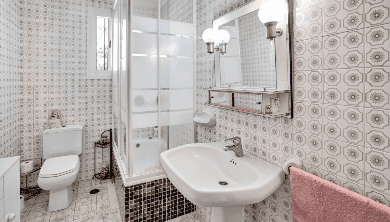 La villa dispone de hasta 3 cuartos de baño