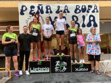Podio femenino carrera la bufa Xàbia