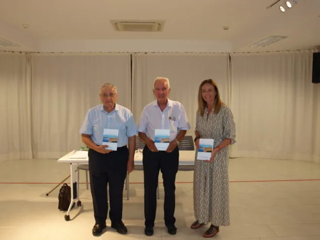 Imagen: Presentación del libro de Juan Legaz en la Biblioteca de Xàbia
