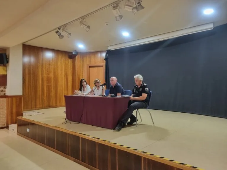 Reunión con los vecinos de la Plana