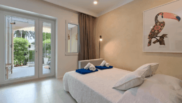 Sofá cama con capacidad para dos personas