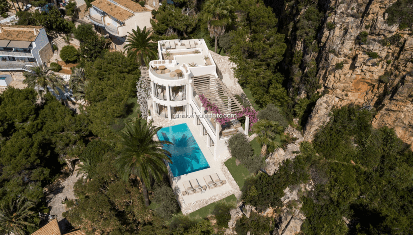 Una villa ibicenca en la urbanización Balcón al Mar