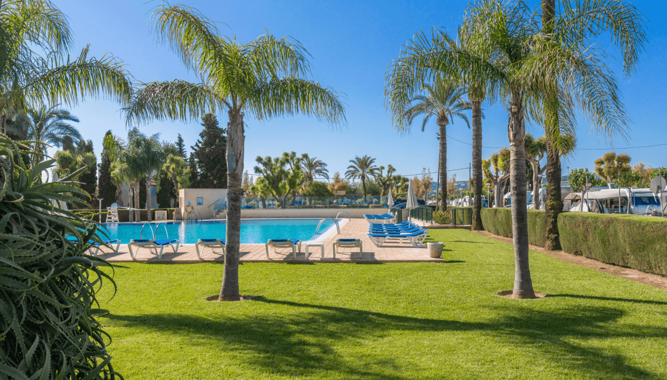 Vive en contacto con la naturaleza en Camping Jávea