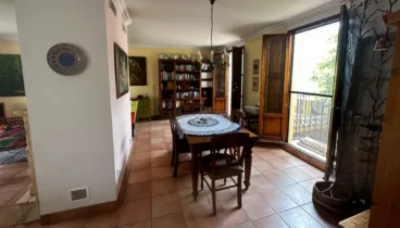 Zona de comedor junto al salón