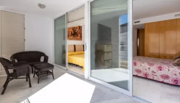 Accede de la terraza interior a tu habitación de forma directa