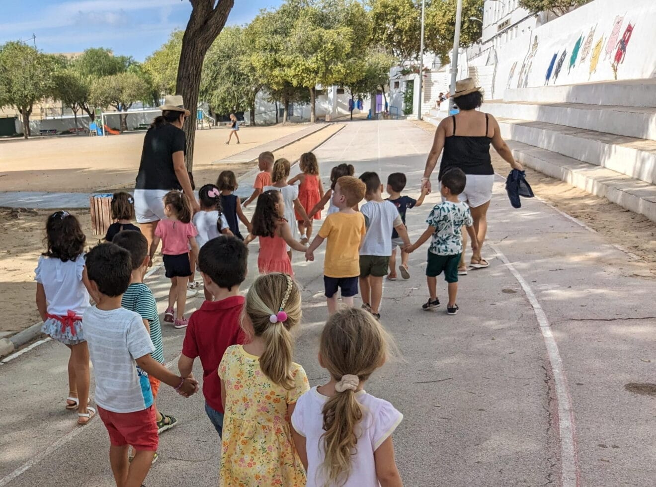 Desfile olímpico en la Escuela Primaria Graüll de Xàbia